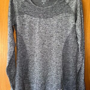 Nike Women's Heathered Gray Long Sleeve Tee
